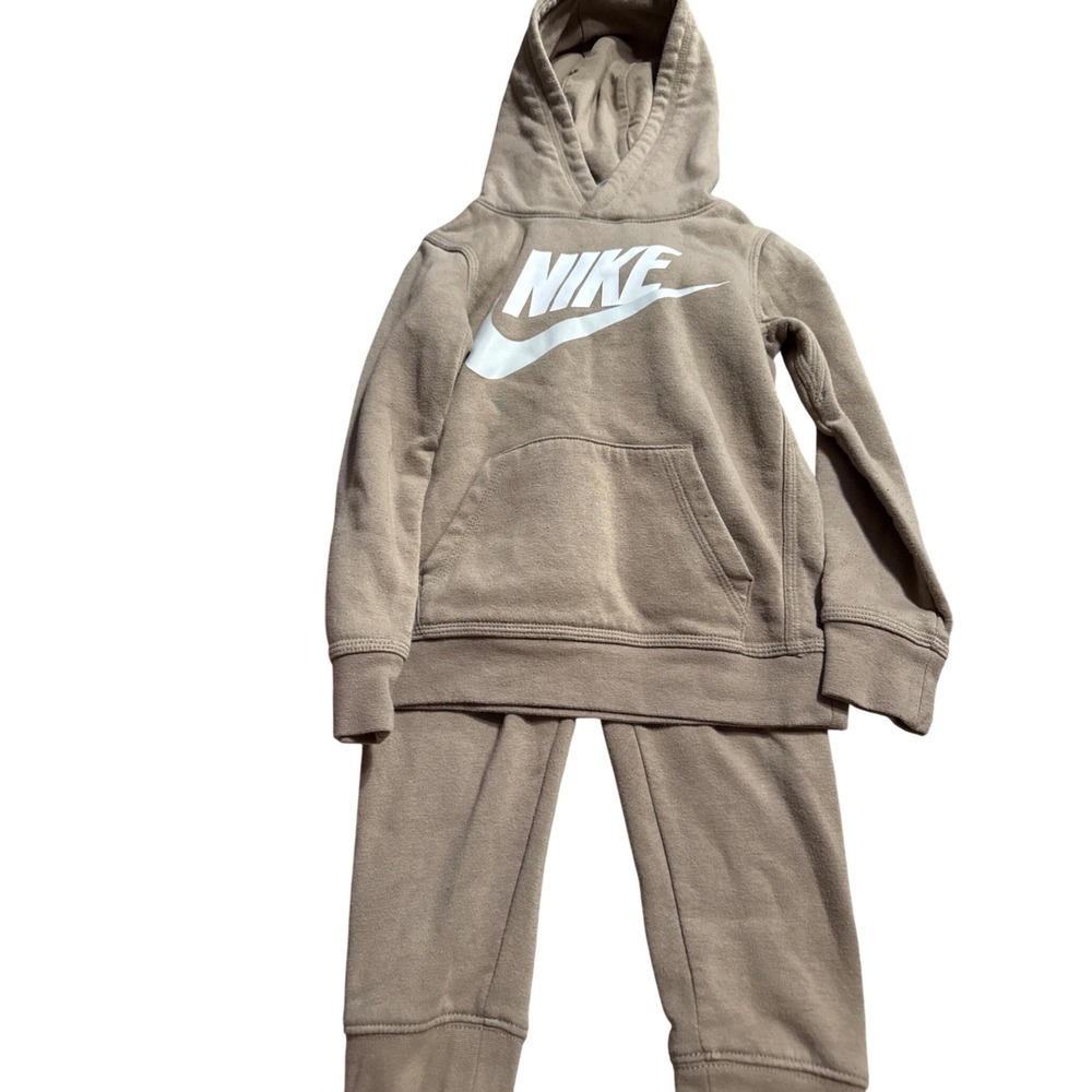 Nike Kids Hoodie Pullover Sweatshirt Casual Activewear Comfy Brown